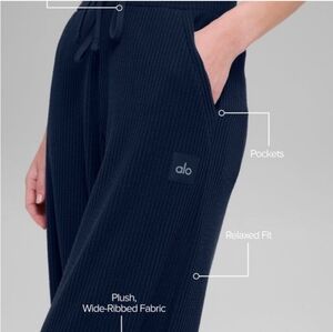 Alo Yoga Navy Blue Muse Wide Leg Ribbed Pants Blue Lounge Relaxed Fit XS NWT